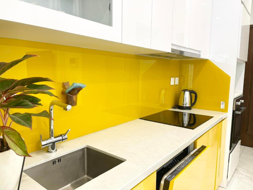 iHome Luxury Apartment in D'eldorado tower