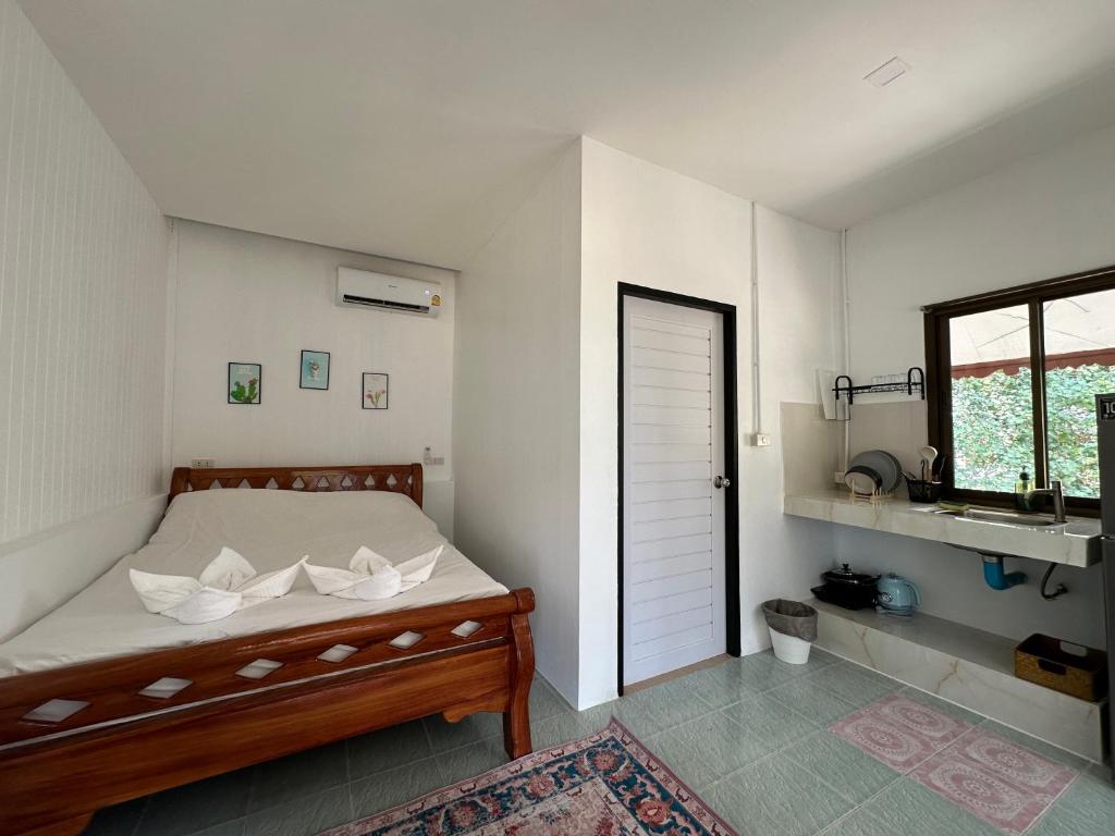 Cozy house in Chaloklum photo 4