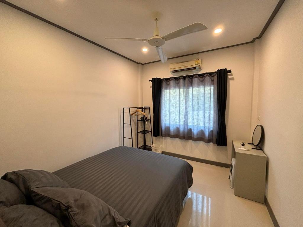 3 bedroom, 3 bathroom house, Phuket Town, Thailand photo 4