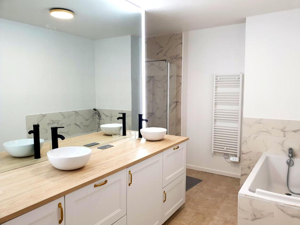 Élégant Appartement : 2 chambres et Parking gratuit photo 2