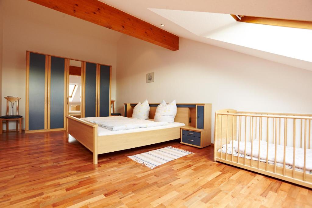 Hotel Hornstein - Weingut, Vinothek & Gastronomie photo 3