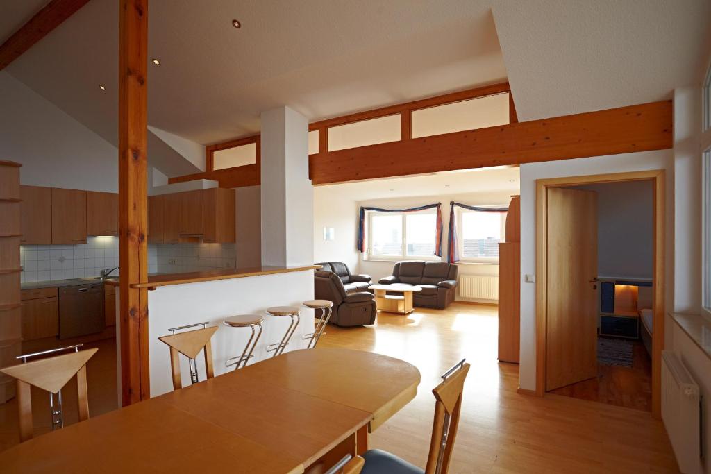 Hotel Hornstein - Weingut, Vinothek & Gastronomie photo 4