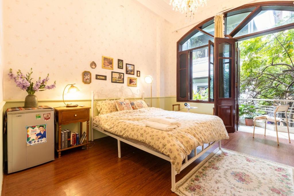 Freeroom / Old Quater 550m / Balcony many trees