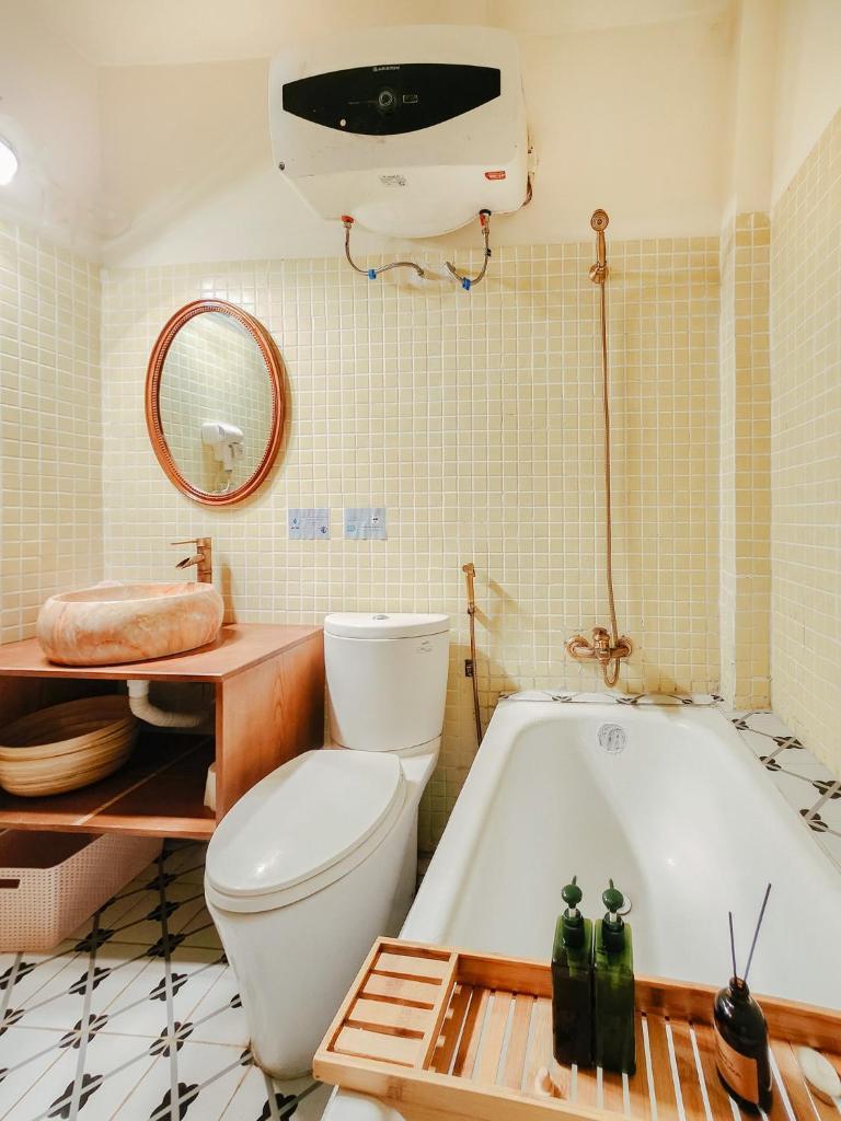 Freeroom / Old Quater 550m / Balcony many trees