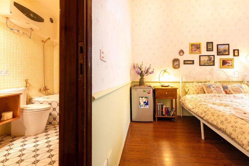 Freeroom / Old Quater 550m / Balcony many trees