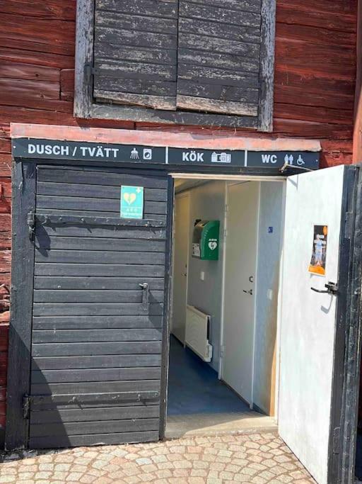 Hamnstuga i Hästholmens småbåtshamn photo 1