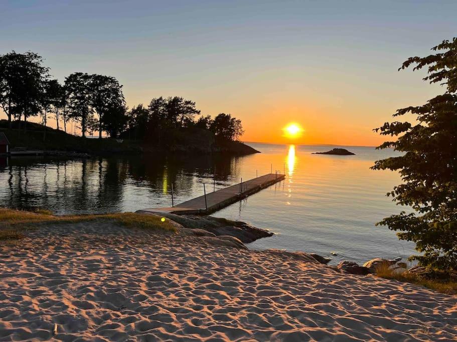 Hamnstuga i Hästholmens småbåtshamn photo 2