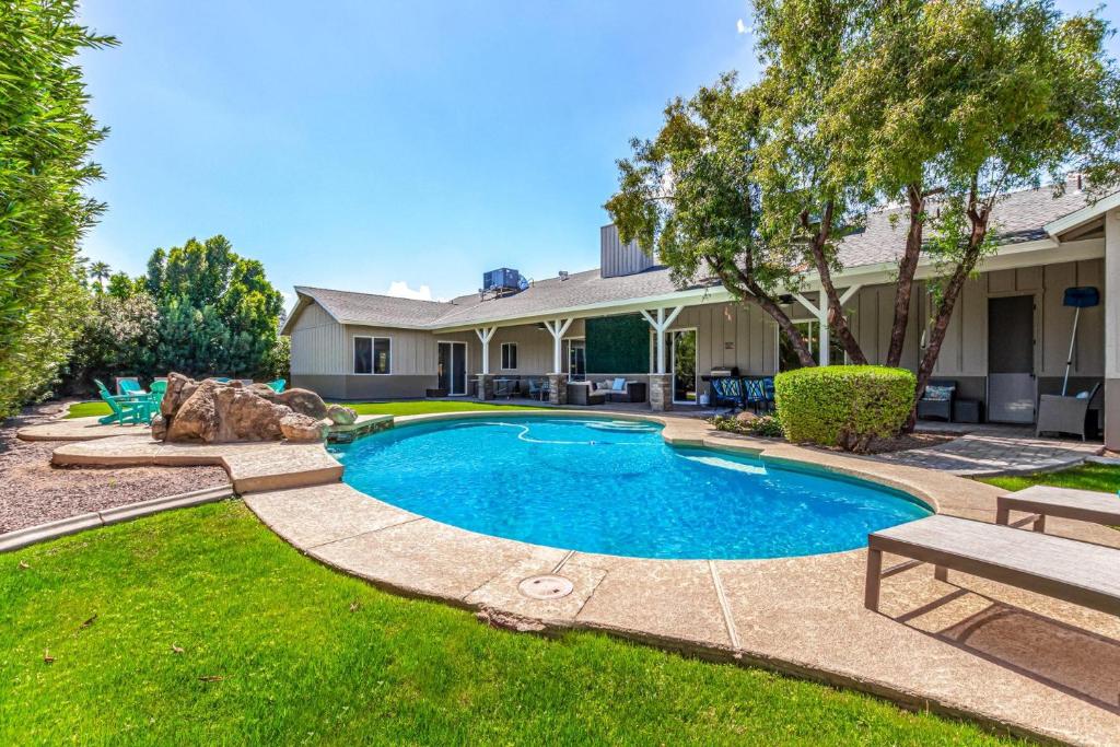 Sunny Daze in Old Town Scottsdale - Heated Pool image