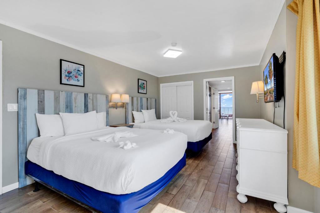 Beachfront Luxury Condo w Private Balcony photo 3