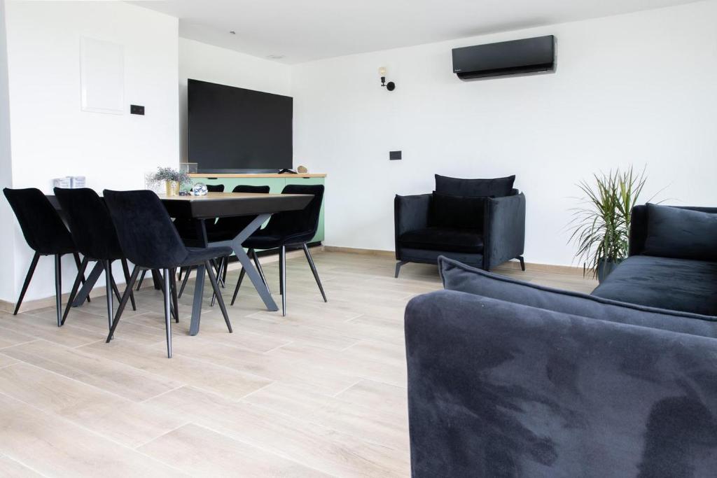 Royal Suites Dalia - מתחם עם 4 סוויטות מהממות, בריכה מחוממת וג'קוזי photo 4