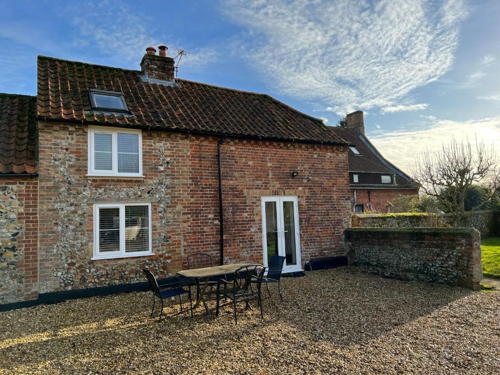 Dolls House Cottage