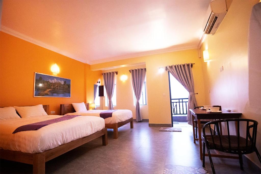 Daun Penh Palace Boutique