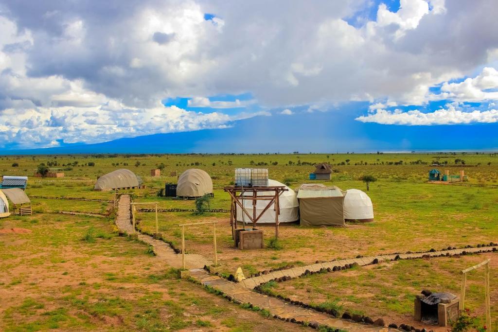 Remarkable 2-Bed Wigwam in Risa Amboseli photo 2