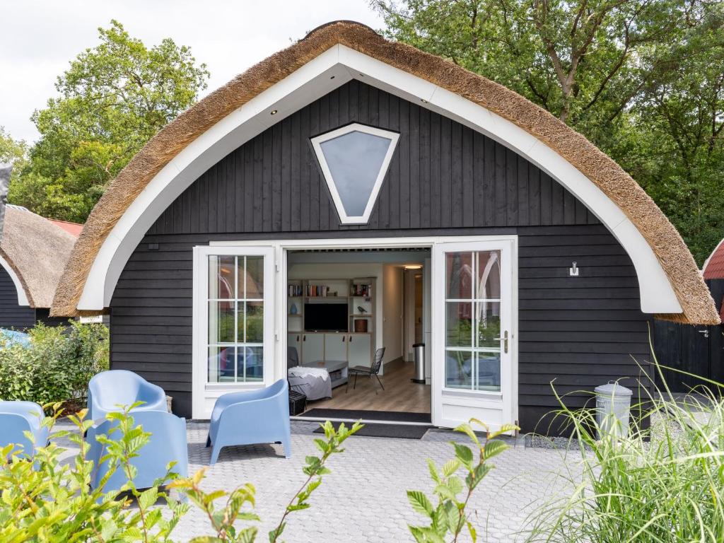 Beautiful house with sauna in a wooded area