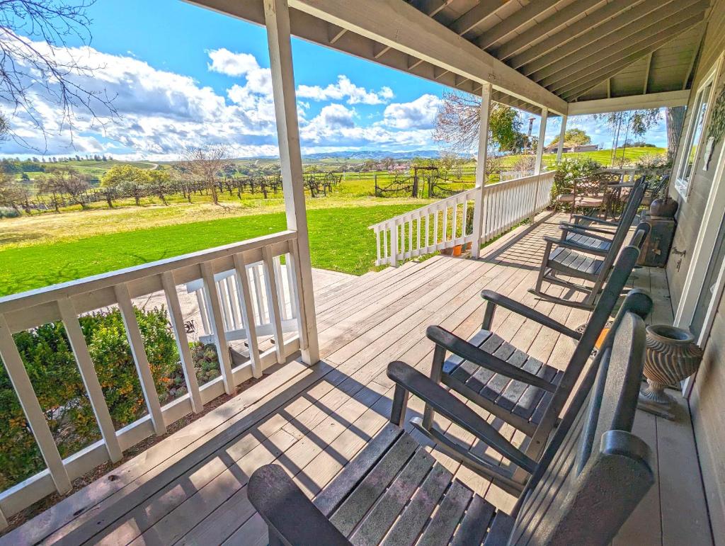 The Vineyard Farmhouse Villa photo 2