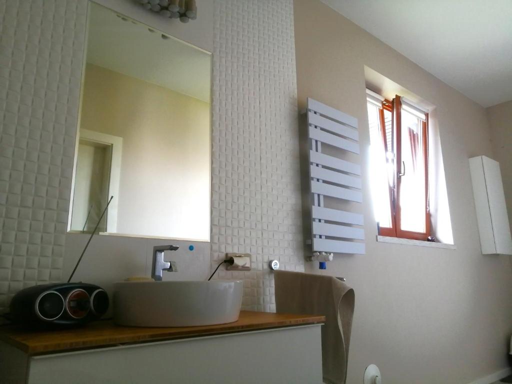 Cozy room in a comfy house photo 3