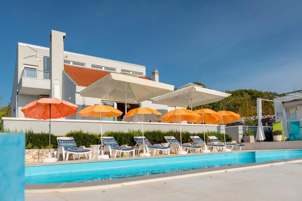 Rustic Villa Florice with a pool photo 1