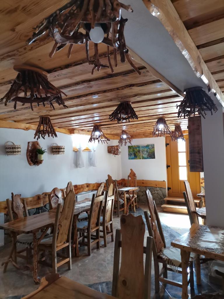 Rustic Inn River photo 1