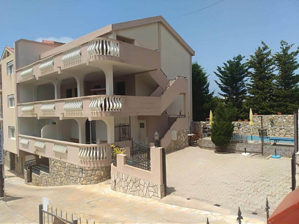 Villa Pavlovic - 30m from the beach