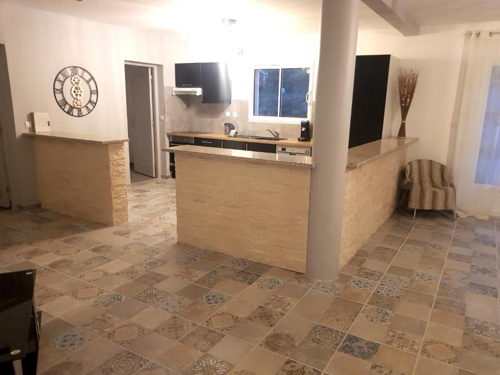 Appartement de 3 chambres avec terrasse amenagee a Clermont Dessous photo 1