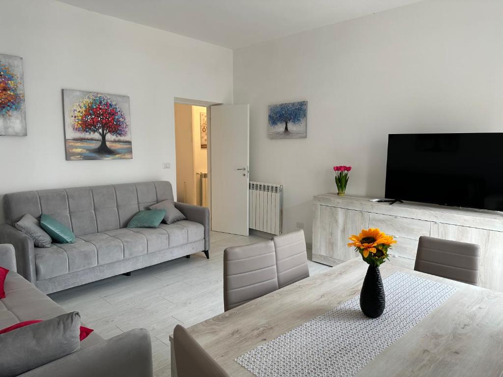 Anzio Beach House photo 2
