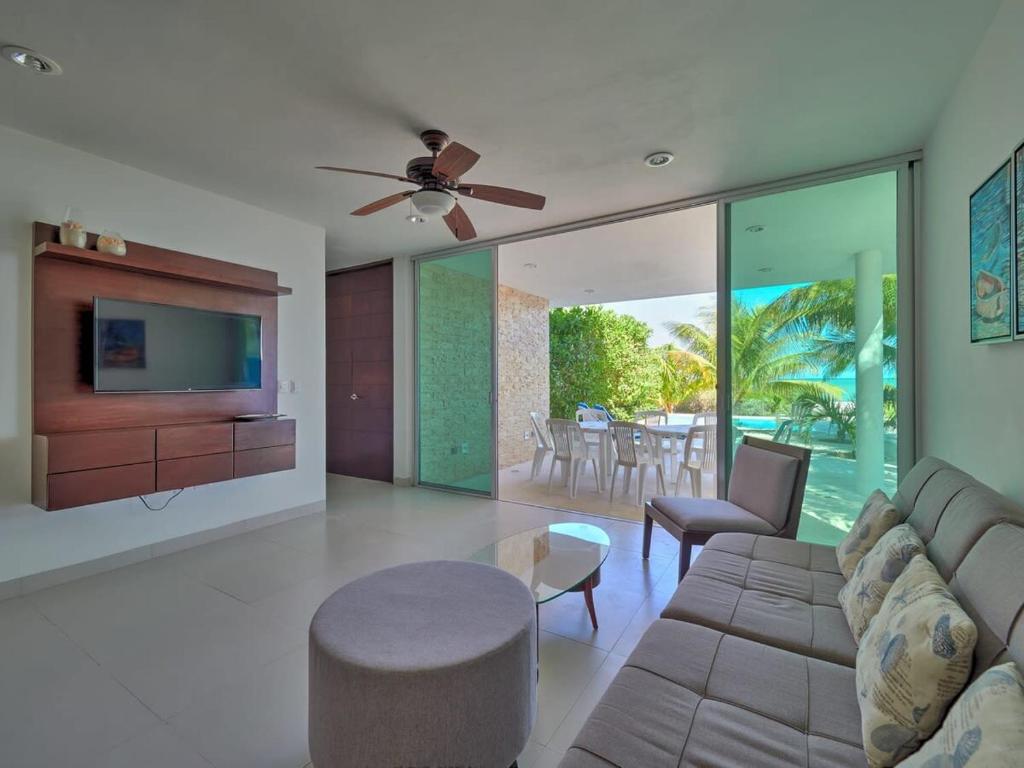 NEW Fun Family Beach House Pool BBQ Smart TVs photo 2