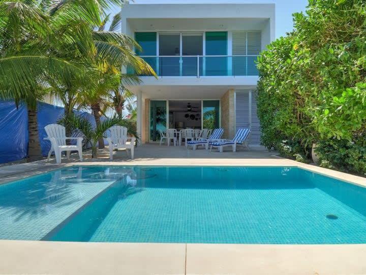 NEW Fun Family Beach House Pool BBQ Smart TVs photo 4