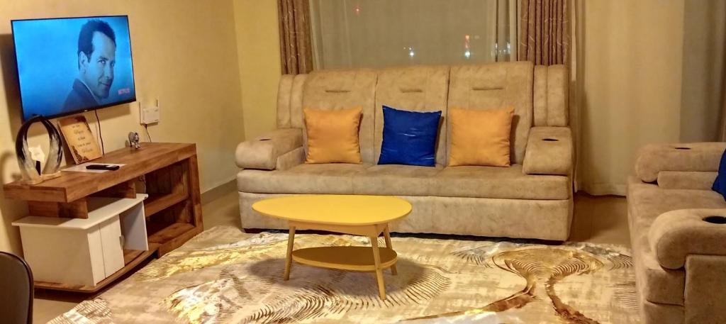 Exquisite 2BR Ensuite Apartment close to Rupa Mall, Mediheal Hospital, and St Lukes Hospital photo 1