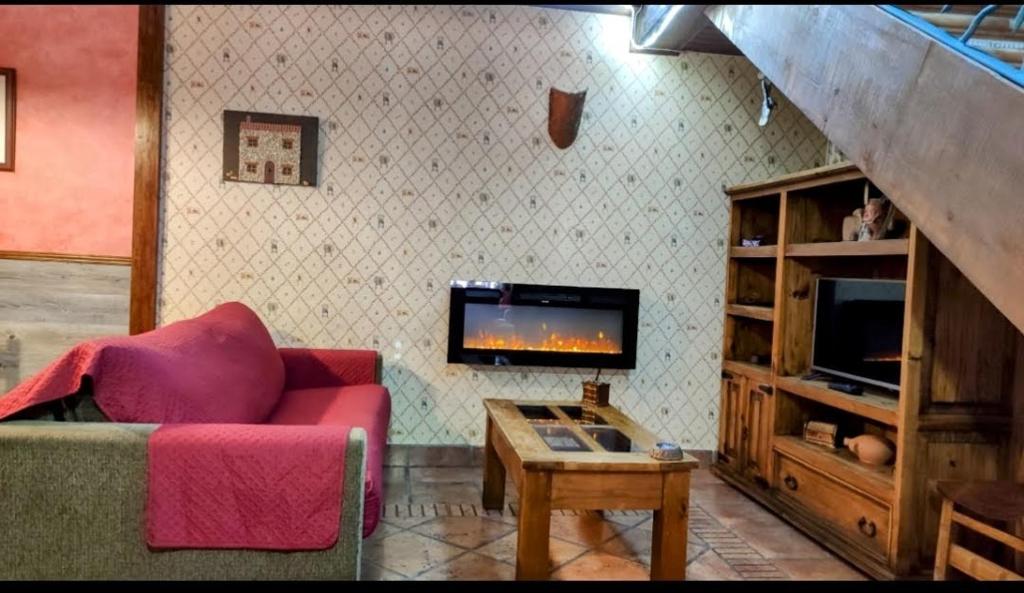 Casa RuralRut en El Tiemblo, zona de baño natural muy cercana y a solo 50 min de Madrid photo 3