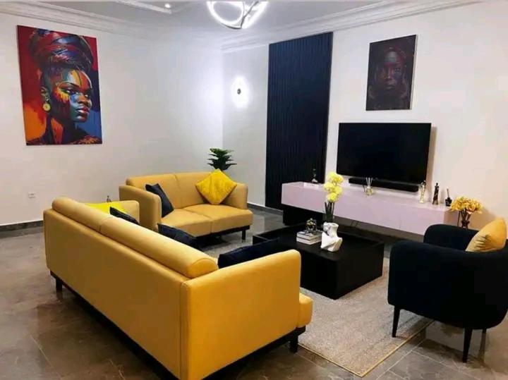 Luxe akpakpa