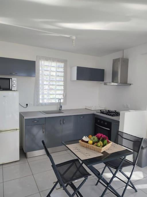 Sainte-Anne charmant logement situé à la campagne
