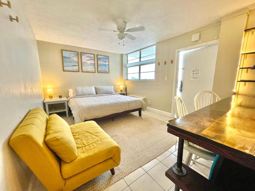 Sunset Studio Daytona Beachfront photo 3