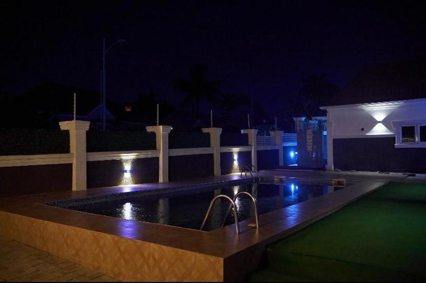 Infiniti Accomodations photo 1