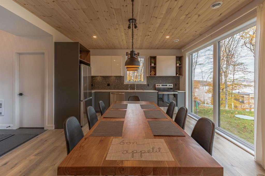 LIV Tremblant - mountain escape close to skiing photo 4