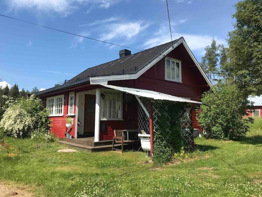 Koselig hytte, nær Finnskogen og Vålerbanen