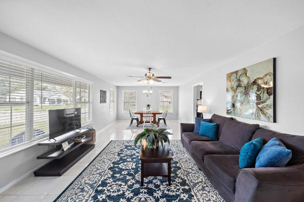 Baytown Home By The Bay visit Calypso Bay Water Park Unidad Skate park and Main Street 5 Star superhost photo 2