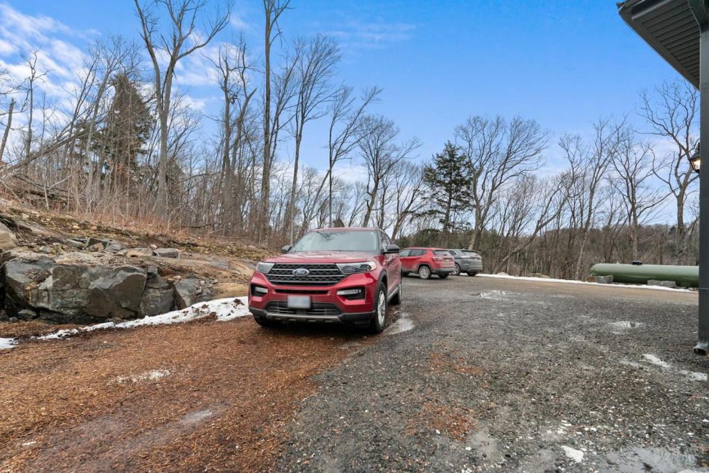 Muskoka Retreat Stunning Hilltop Views photo 4