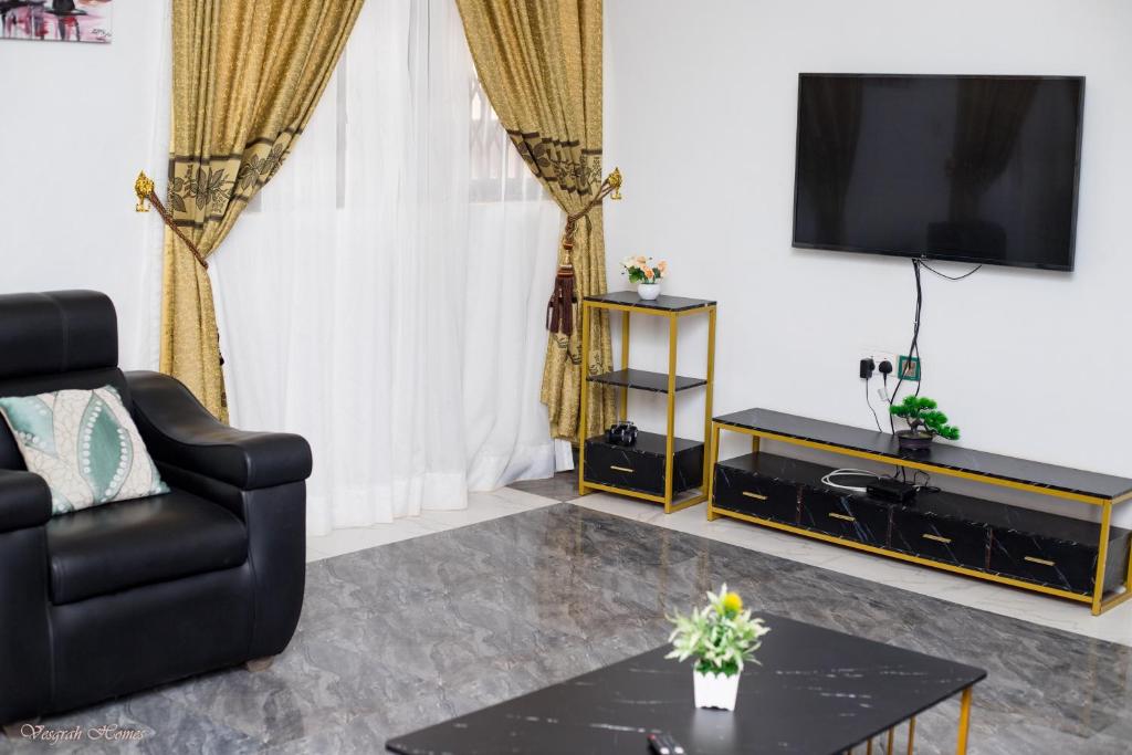Stunning Executive 2 Bedroom Apartment with KING SIZE BED photo 1