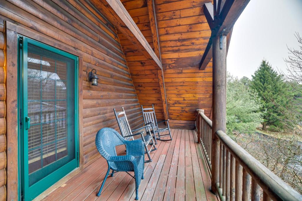 Albrightsville Cabin with Private Hot Tub and Deck! photo 2