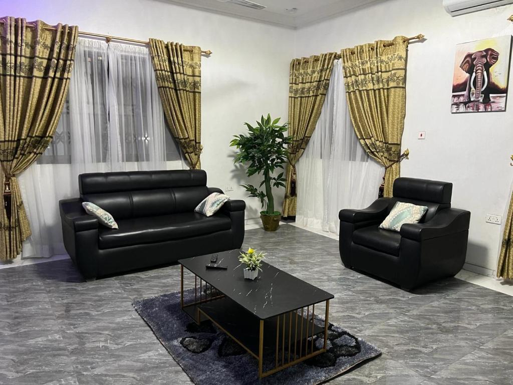 Stunning Executive 2 Bedroom Apartment with KING SIZE BED photo 3