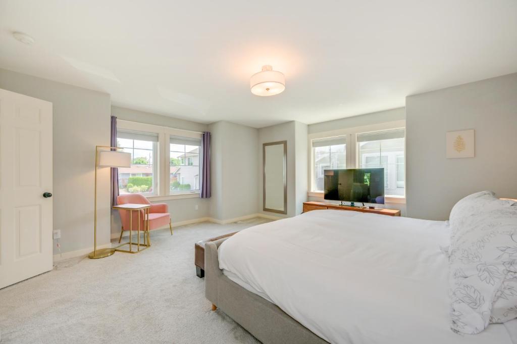 102 - Charming and Fun Family Oasis Near Downtown photo 2