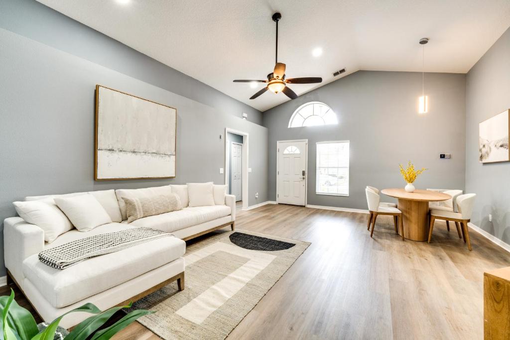 Pristine Davenport Home with Pool, 9 Mi to Disney! photo 3