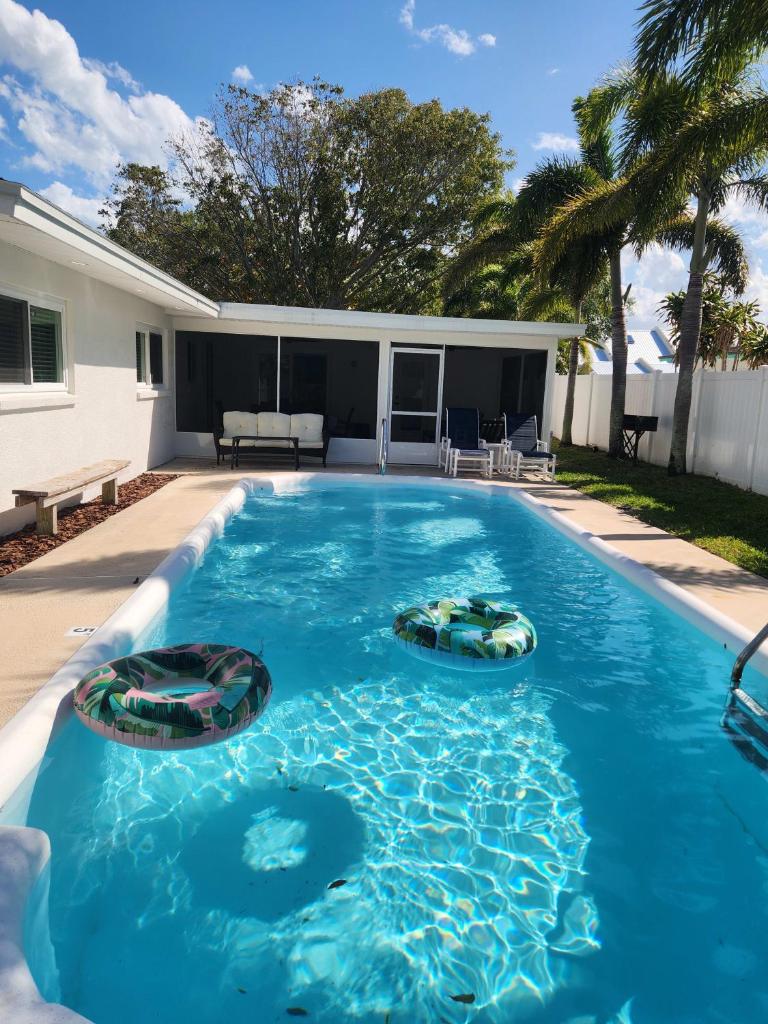 Drift House - 4Bed 3Bath Private Pool House photo 2