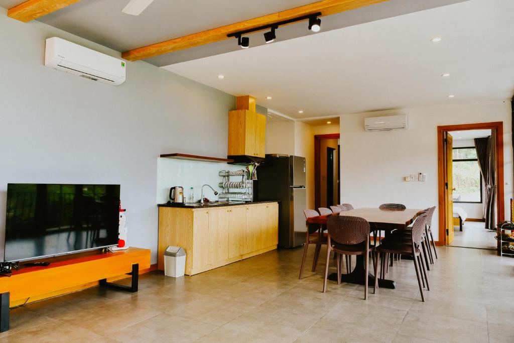 DC Green Villa & Resort Bavi - private pool and Mountain view