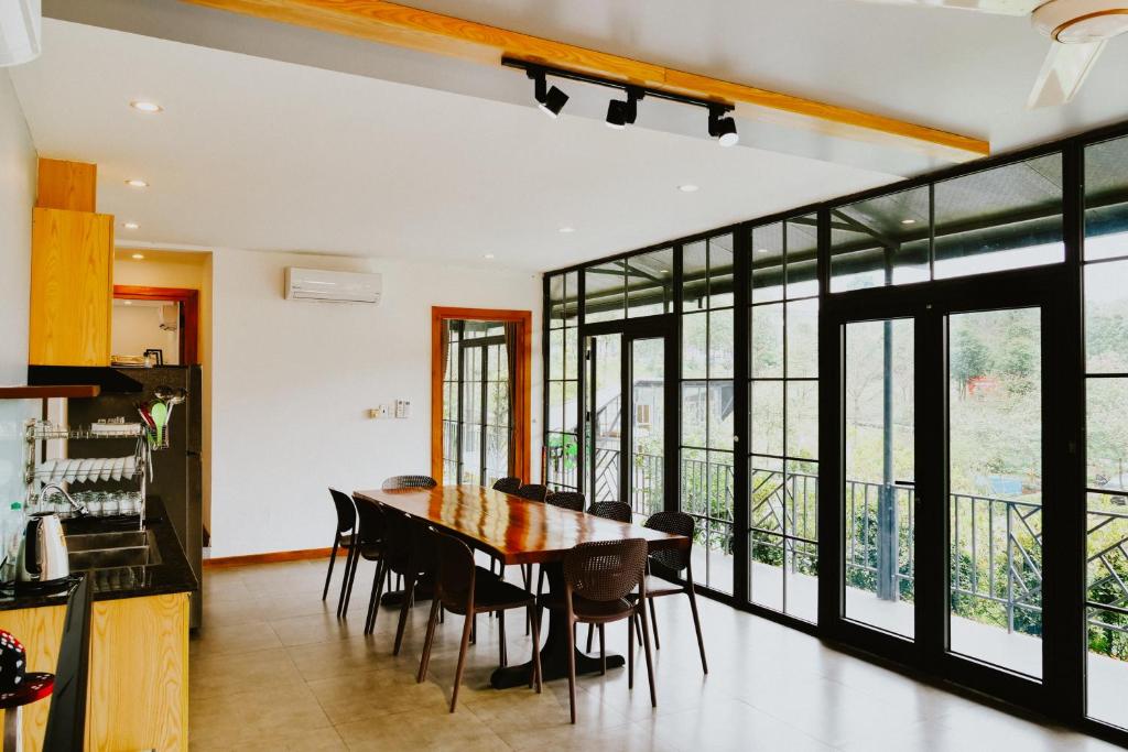 DC Green Villa & Resort Bavi - private pool and Mountain view