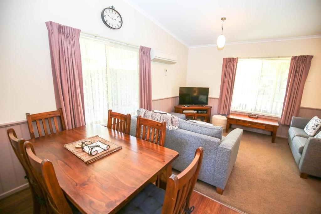 Silver Birches Holiday Village - Unit 7 photo 2