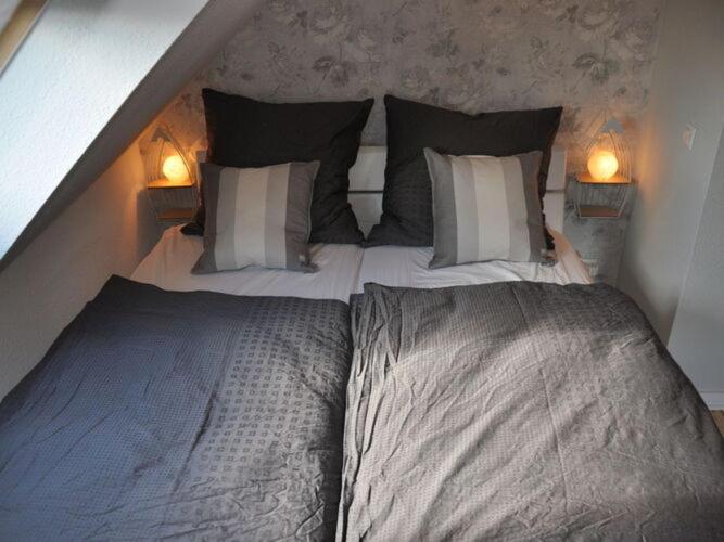 Holiday home witch's house in Rysum photo 4