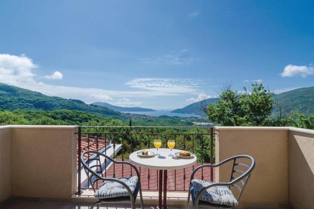 Pool Villa Panorama Mojdež - Happy Rentals photo 1