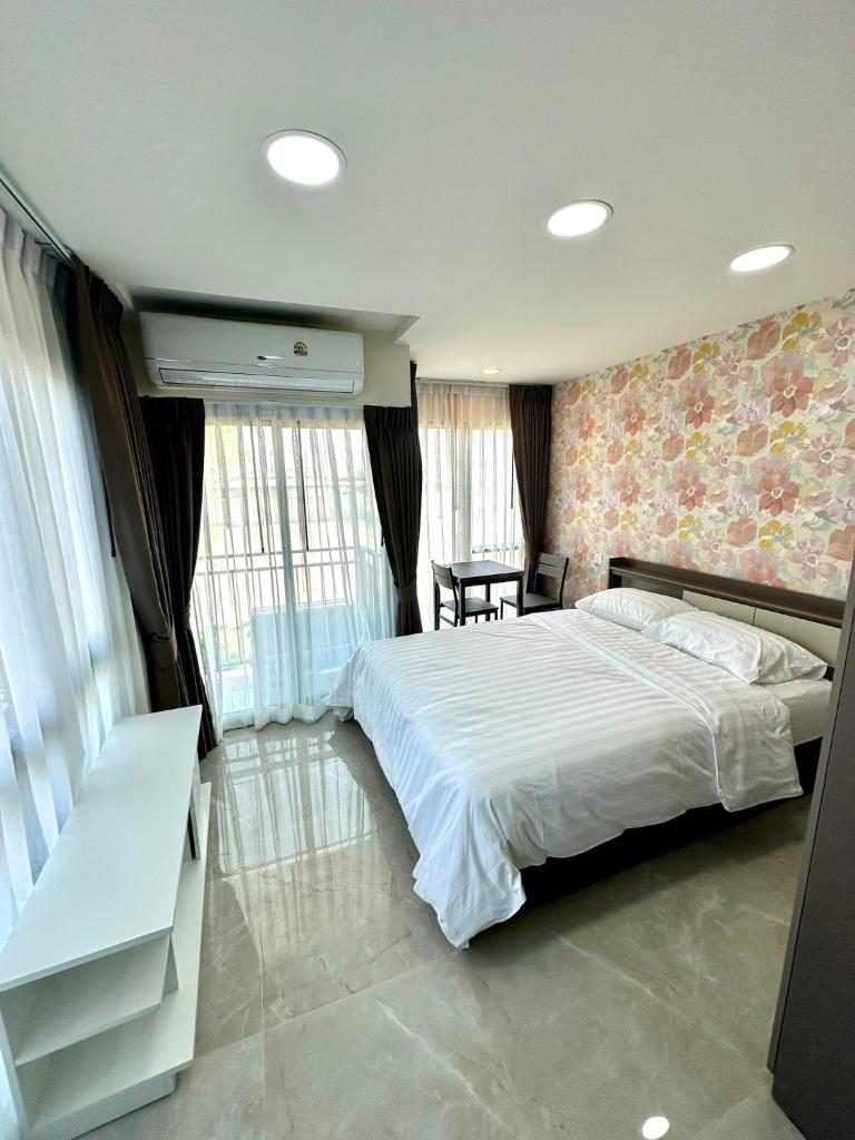 Arunsakhon luxury condo photo 1
