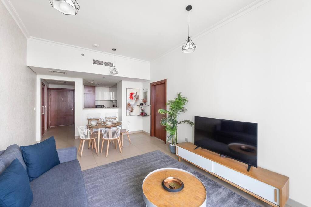 FIRST CLASS 1BR Beautifully Furnished photo 2